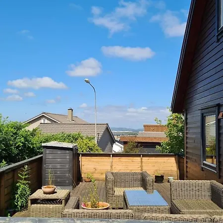 Comfortable House With Balcony&terrace And View Holiday home Kopervik