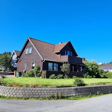 Comfortable House With Balcony&terrace And View * Kopervik