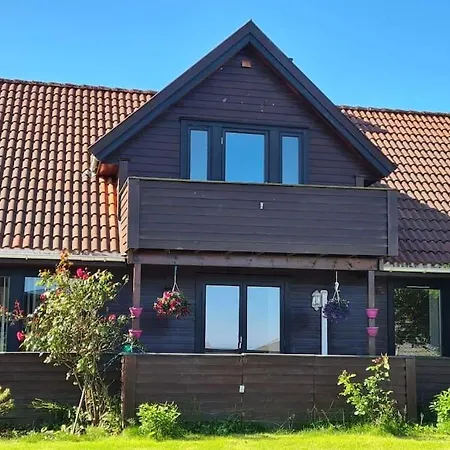 Comfortable House With Balcony&terrace And View 펜션