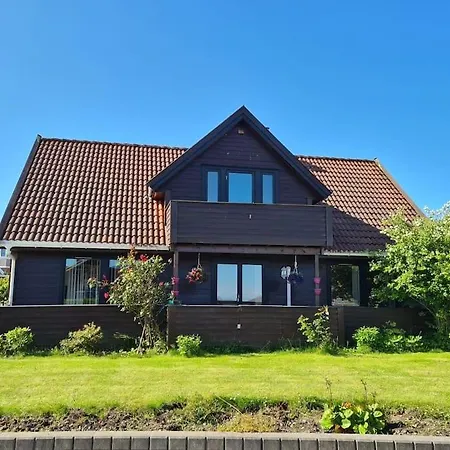 Comfortable House With Balcony&terrace And View