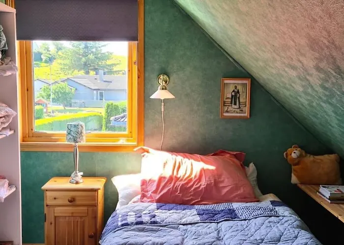 Comfortable House With Balcony&terrace And View Kopervik